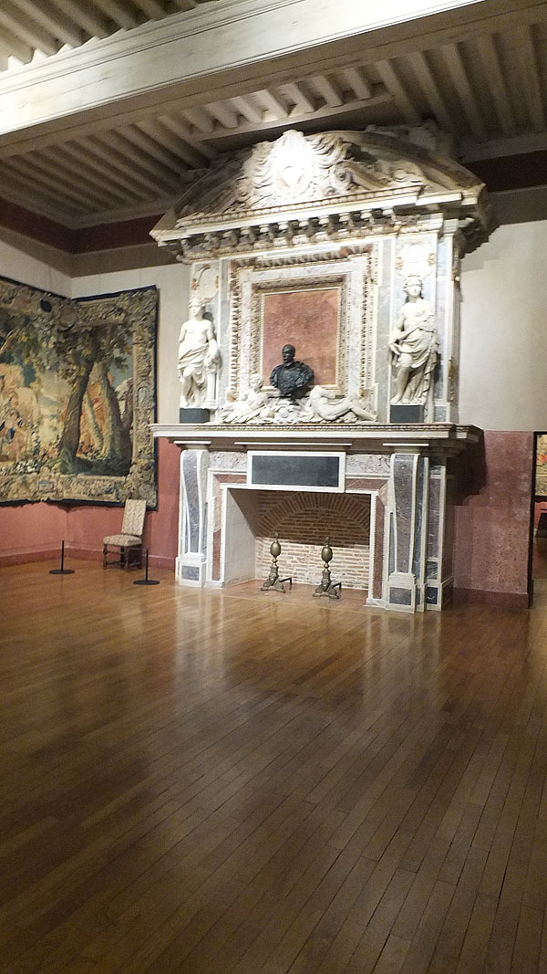 chateaufireplace2